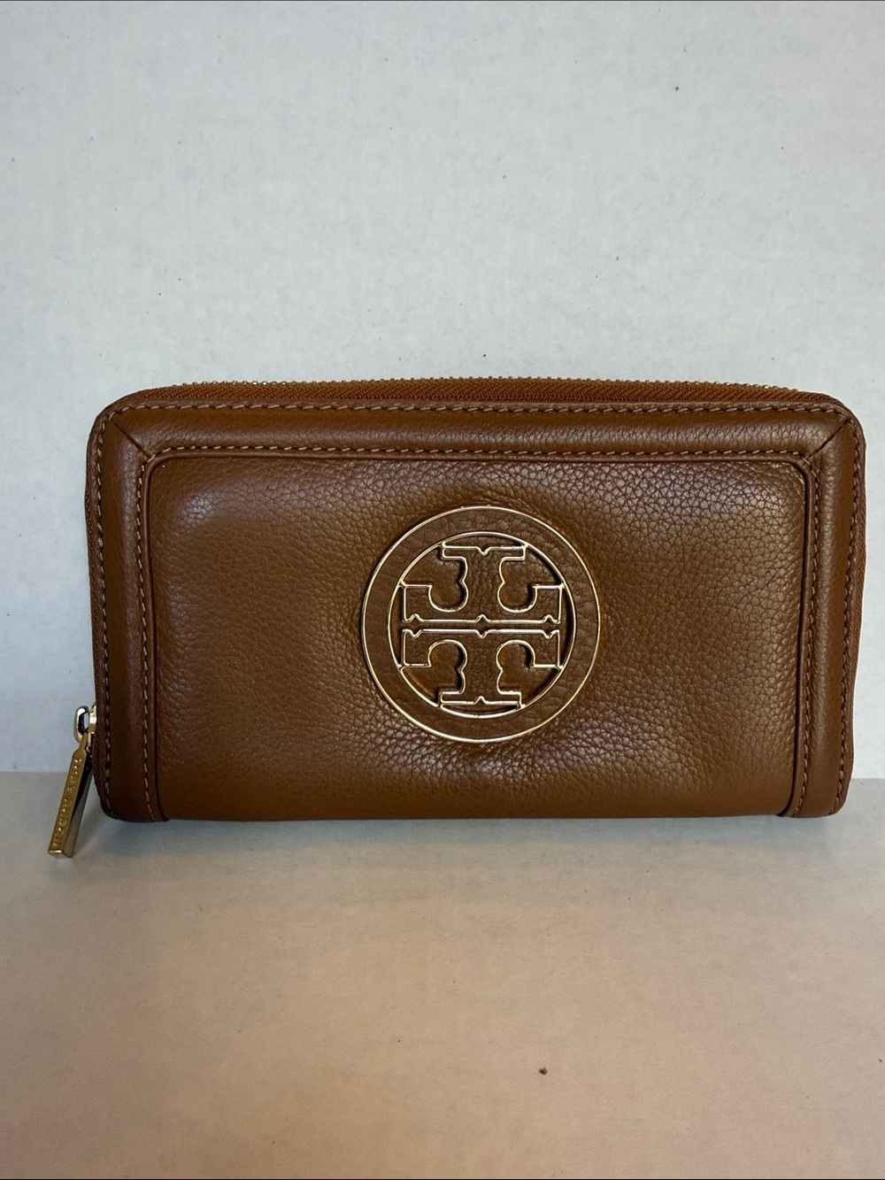 Tory Burch Chestnut Leather Zip Wallet with Logo Medallion